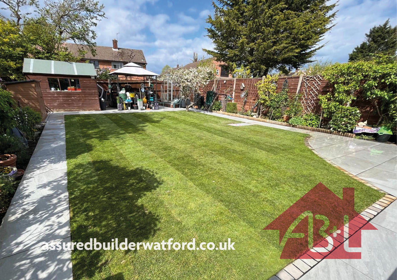 Large lawn & tiles